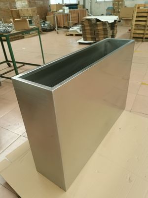 kupować Niestandardowy prostokątny sadzik do ogrodu online manufacture