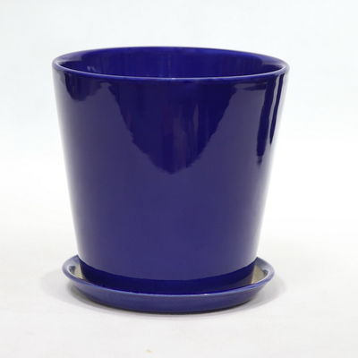 Wnętrze lekkie niebieskie garnki ceramiczne z kanalizacją