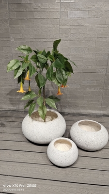 Neutralny beżowy naturalny kamień plamkowy - mimiczny design okrągły, włókno gliniany, ziemski, estetyczny, lekki, trwały, o niskiej konserwacji, garnek kwiatowy, wakacje, villa, dekoracja biura, projekt ogrodowy.